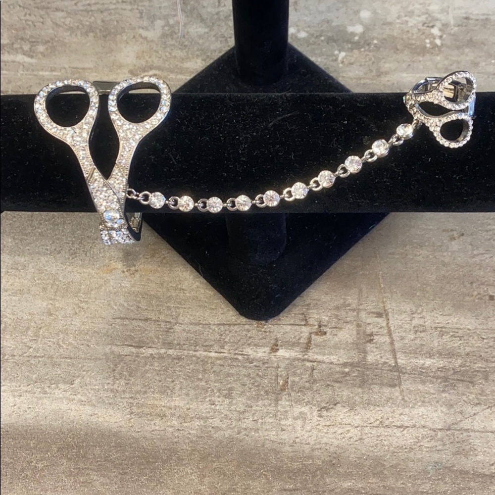 Scissor bracelet and ring hairstylists addition